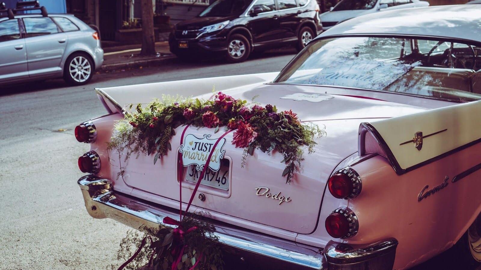 Wedding Day Etiquette: How Much Should You Tip Your Limousine Driver?